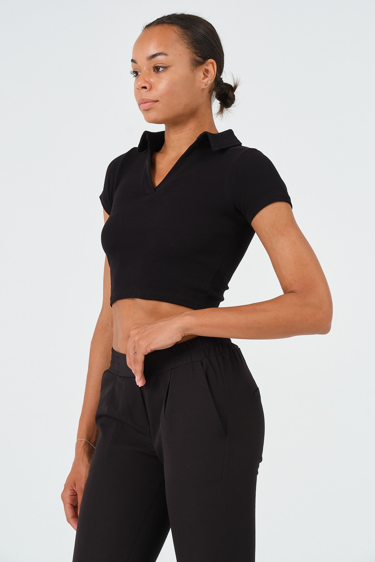 Kadın Beyaz Polo Yaka Kısa Kollu Crop T-Shirt