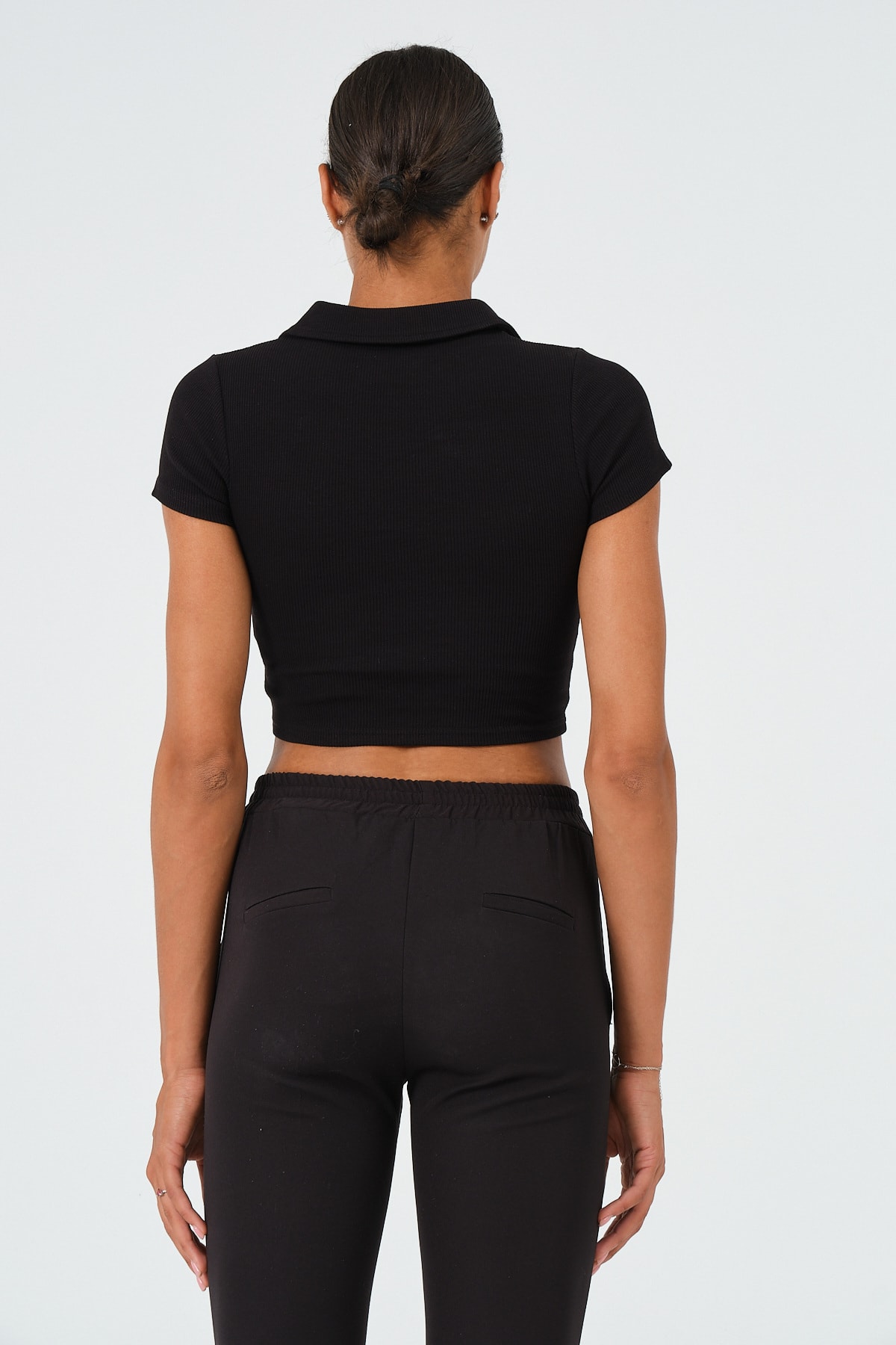 Kadın Beyaz Polo Yaka Kısa Kollu Crop T-Shirt