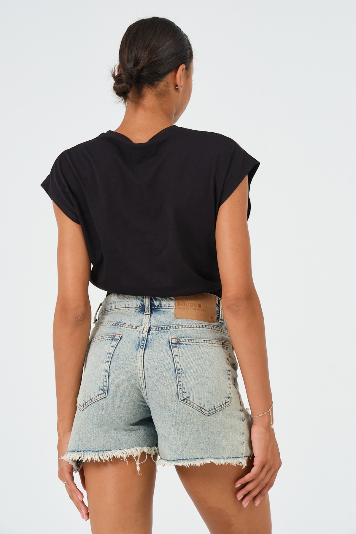 Kadın Siyah Beli Lastikli Crop Kolsuz T-Shirt